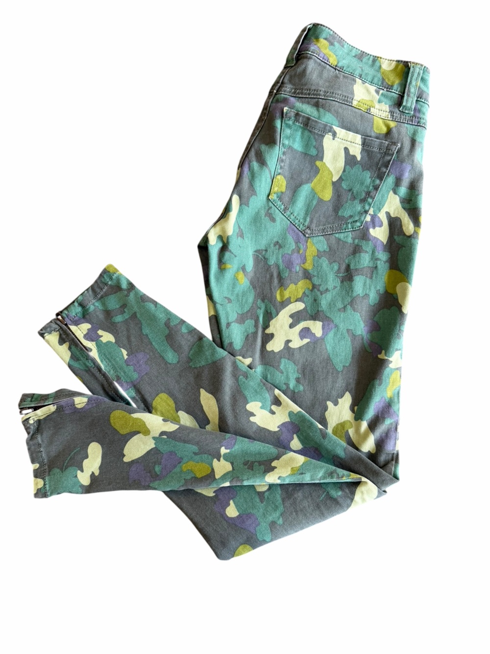 CAbi Camo Skinny Ankle Pants Women’s Size 0 Zip Ankle Stretch Crop Pants - Picture 5 of 11
